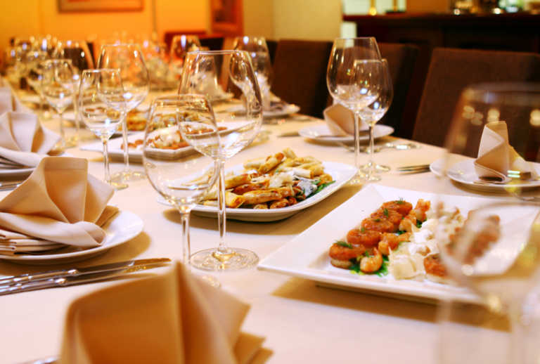 La mesa está servida. 5 Recetas de entradas ricas y fáciles La mesa está servida. 5 Recetas de entradas ricas y fáciles