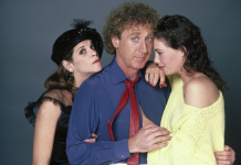 Una chica al rojo vivo en los 80s. El juego de La infidelidad en tiempo de comedia